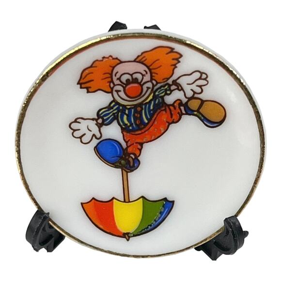 Miniature Clown Plate w/ Stand 1.25” Porcelain Umbrella Circus Clown Japan Mini - Picture 5 of 5